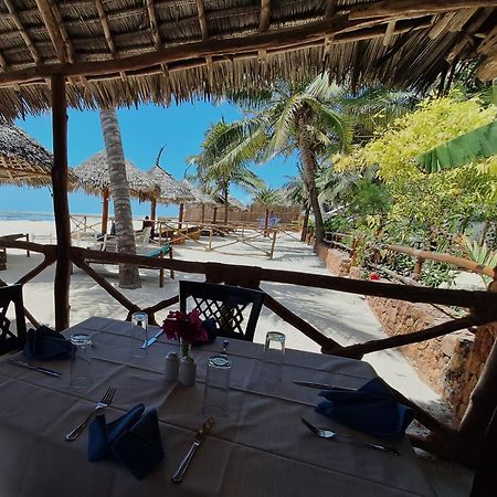 Bianco Azzurro Hotel & Restaurant بواني ماكهانجاني المظهر الخارجي الصورة