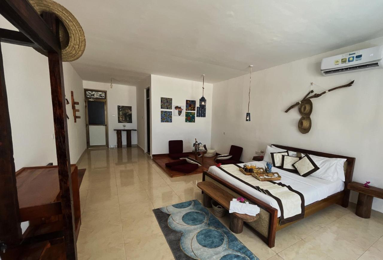 Bianco Azzurro Hotel & Restaurant بواني ماكهانجاني المظهر الخارجي الصورة