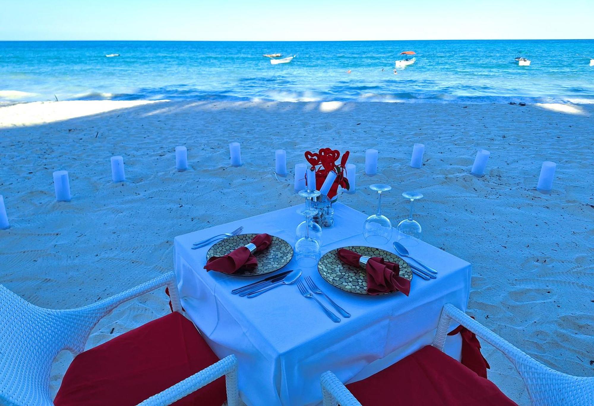 Bianco Azzurro Hotel & Restaurant بواني ماكهانجاني المظهر الخارجي الصورة