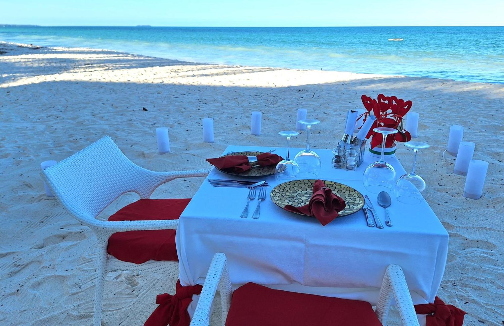 Bianco Azzurro Hotel & Restaurant بواني ماكهانجاني المظهر الخارجي الصورة