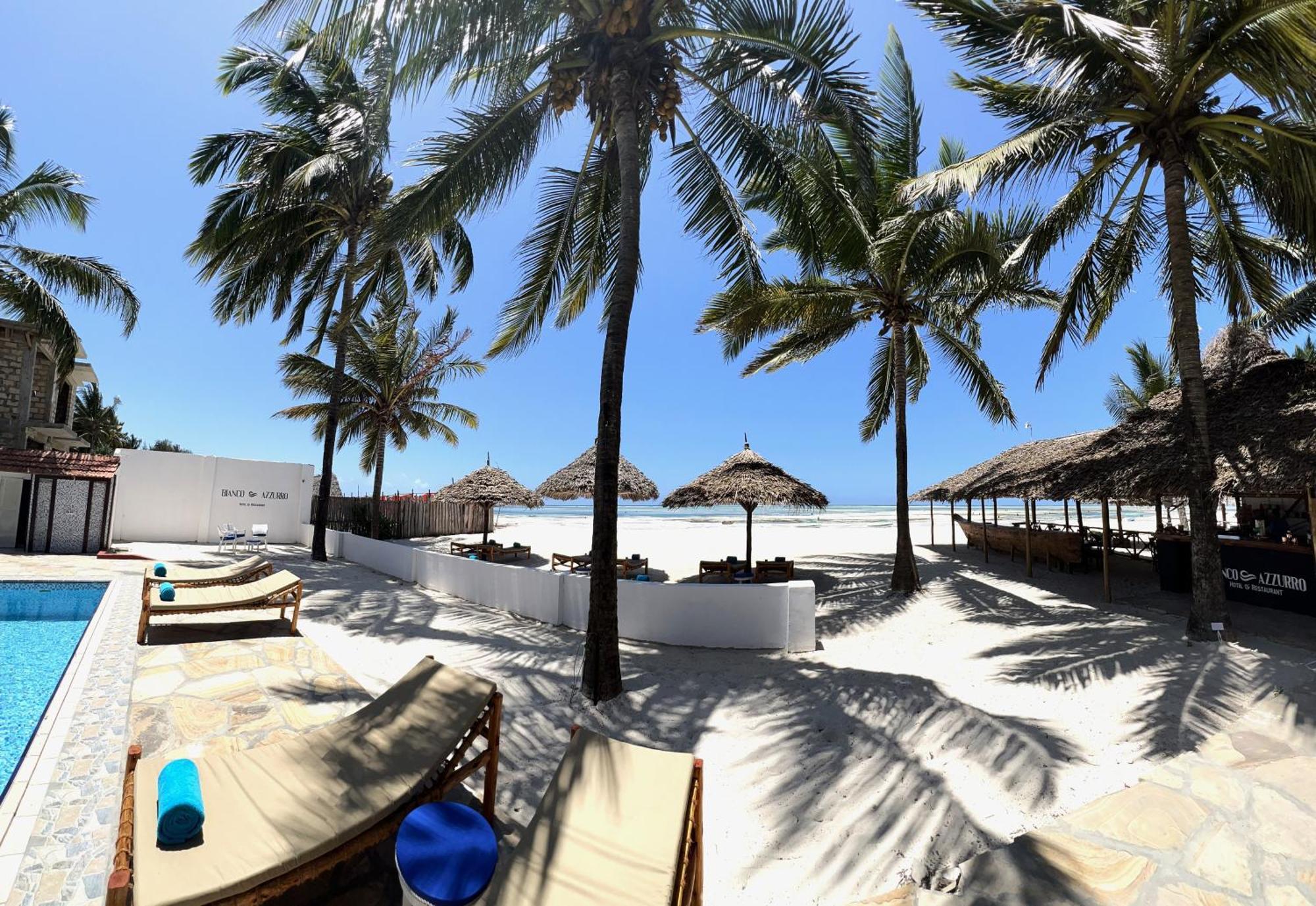 Bianco Azzurro Hotel & Restaurant بواني ماكهانجاني المظهر الخارجي الصورة