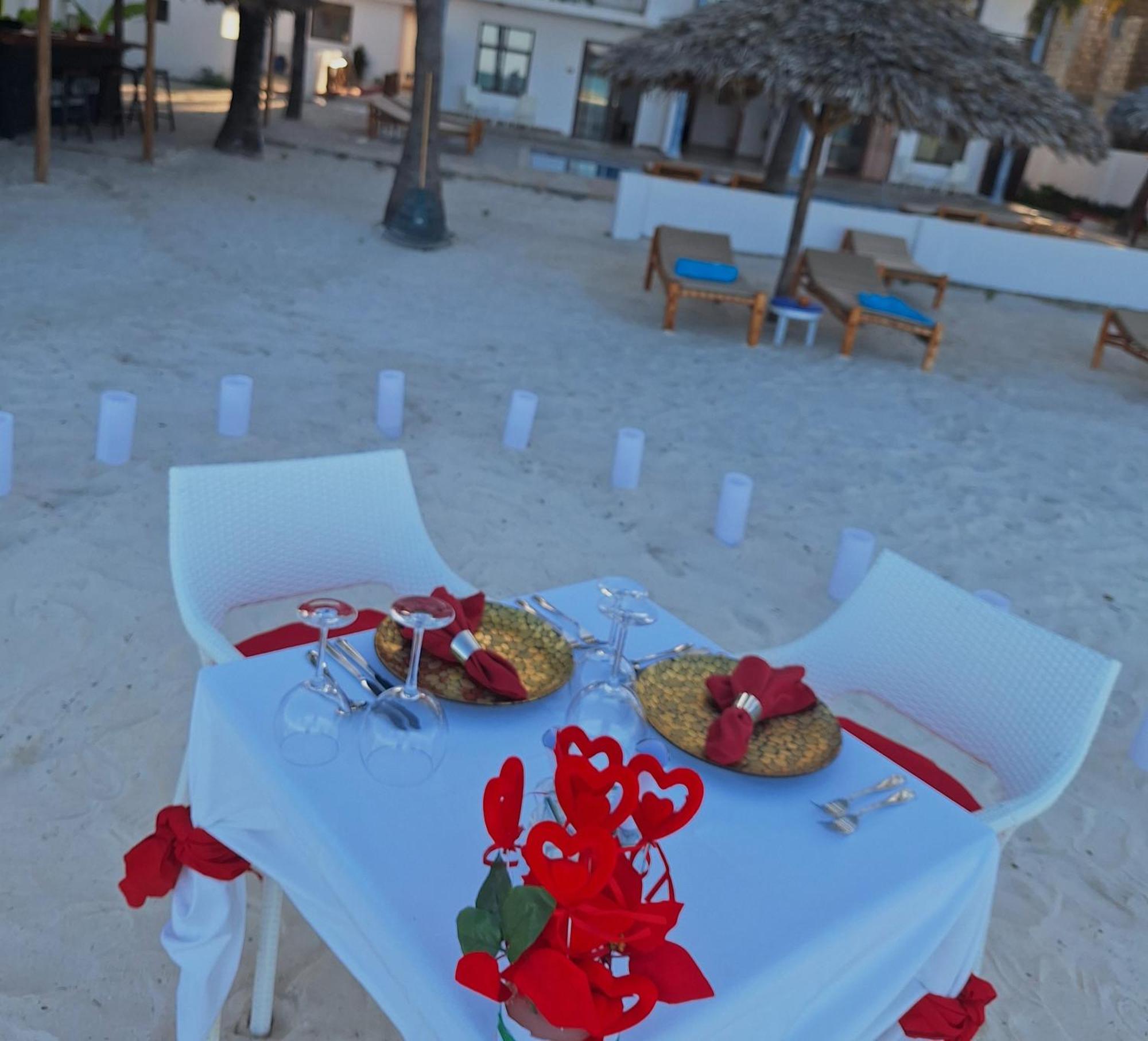 Bianco Azzurro Hotel & Restaurant بواني ماكهانجاني المظهر الخارجي الصورة