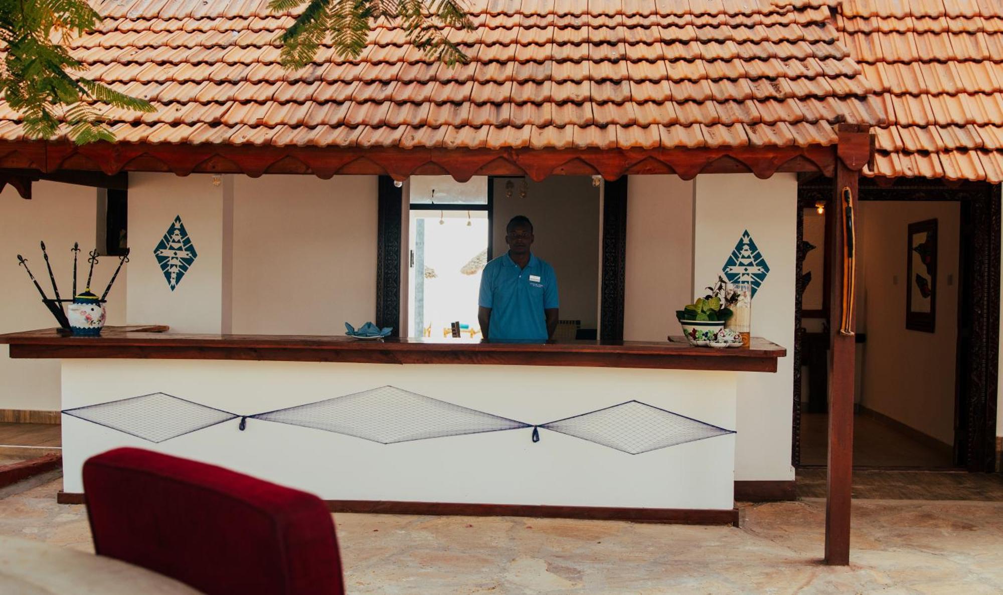Bianco Azzurro Hotel & Restaurant بواني ماكهانجاني المظهر الخارجي الصورة