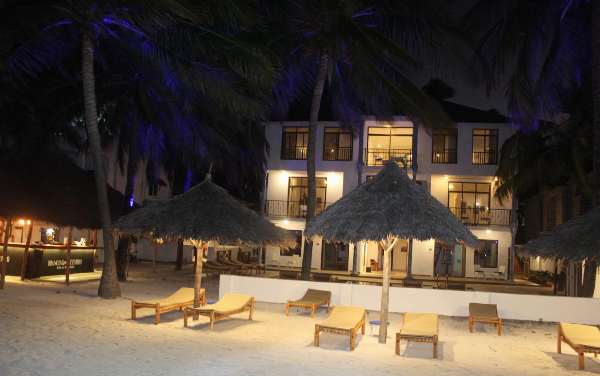 Bianco Azzurro Hotel & Restaurant بواني ماكهانجاني المظهر الخارجي الصورة