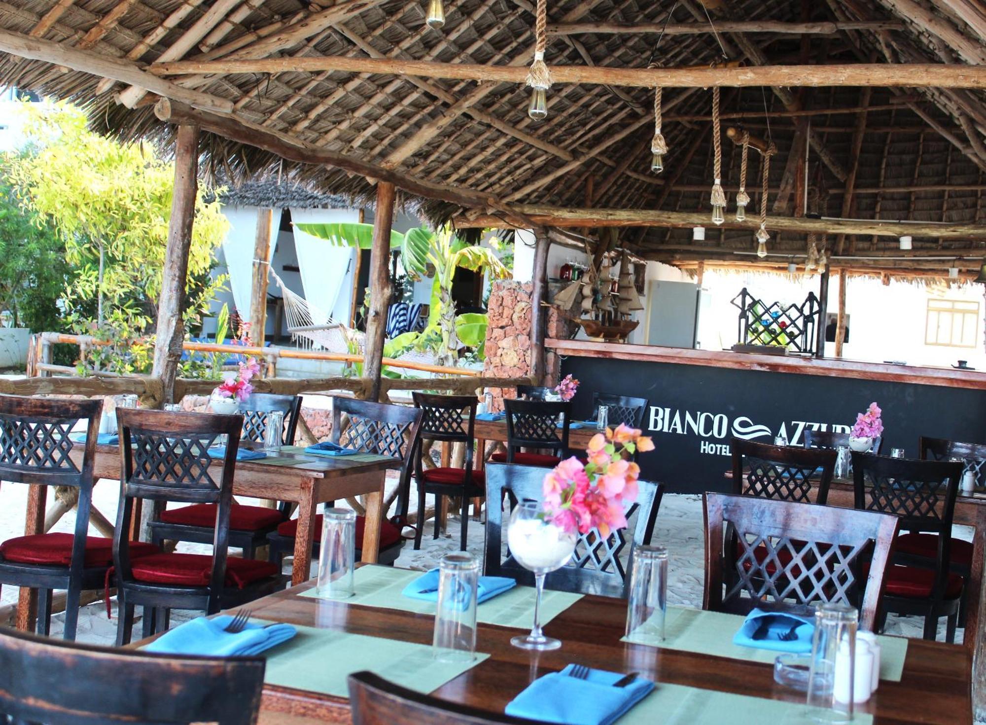 Bianco Azzurro Hotel & Restaurant بواني ماكهانجاني المظهر الخارجي الصورة