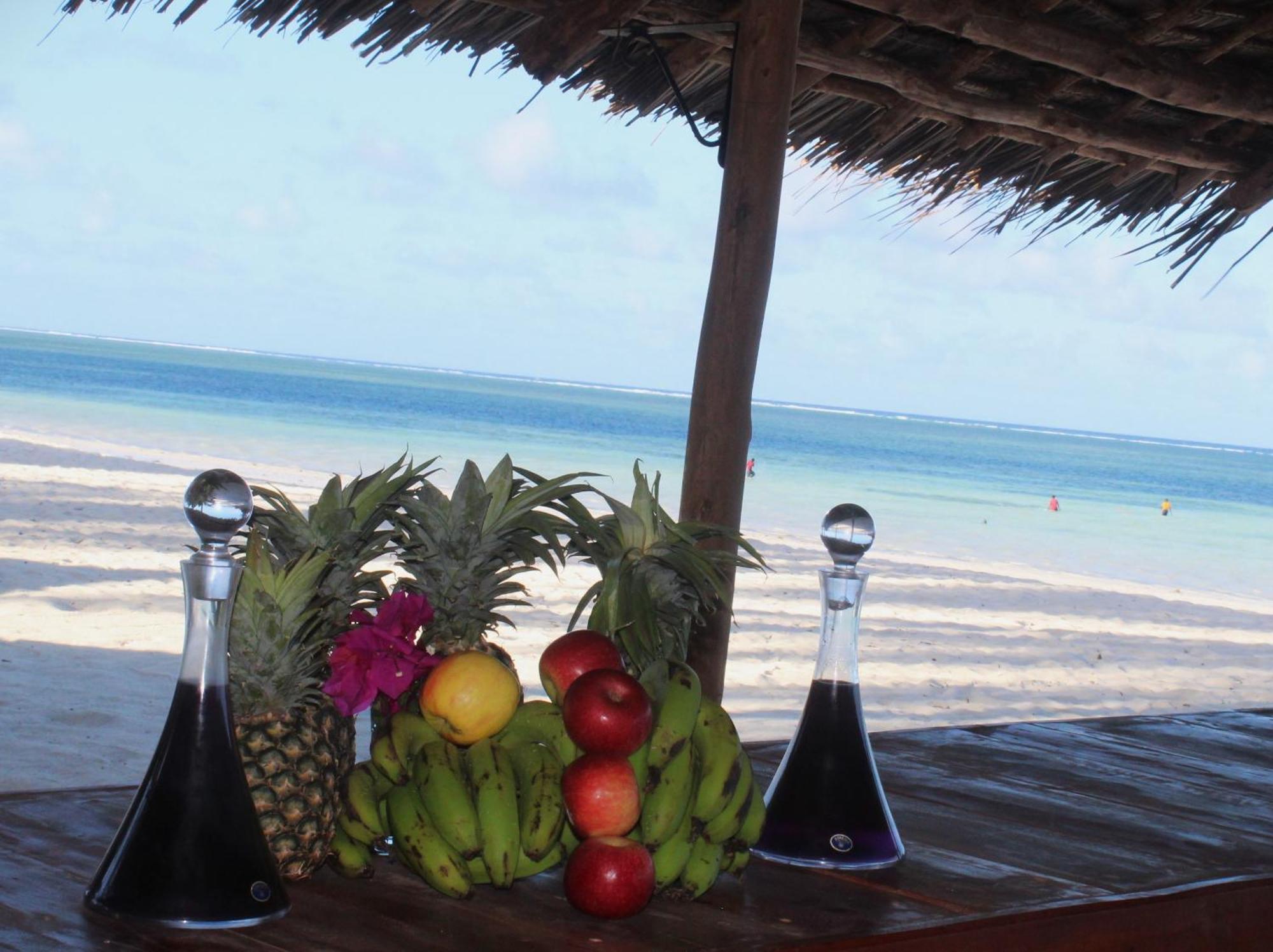 Bianco Azzurro Hotel & Restaurant بواني ماكهانجاني المظهر الخارجي الصورة